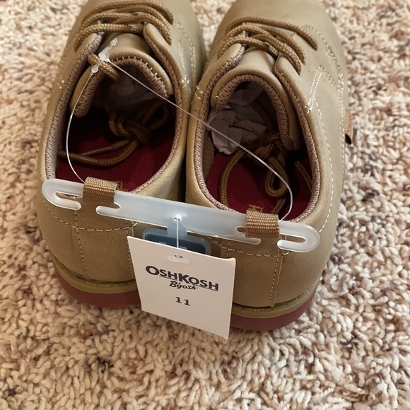 NWT OshKosh brand boys size 11 tan dress shoes - Picture 3 of 3